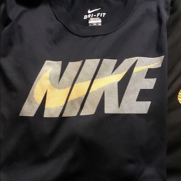 ☄️SOLD☄️⚡️NIKE DRI-FIT BUNDLE ⚡️ - Picture 2 of 4